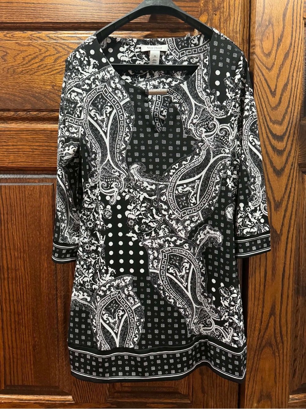 White House Black Market Black & White Paisley Print 3/4 Sleeve Tunic